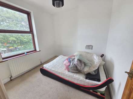 Lees Hall Road, Dewsbury, Image 5