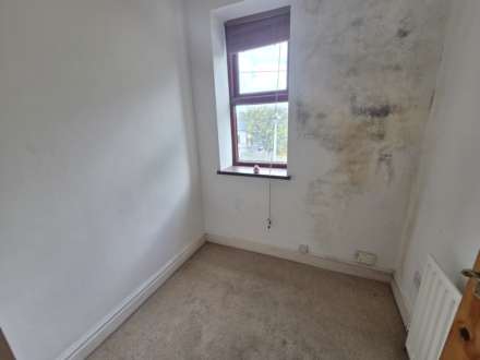 Lees Hall Road, Dewsbury, Image 6