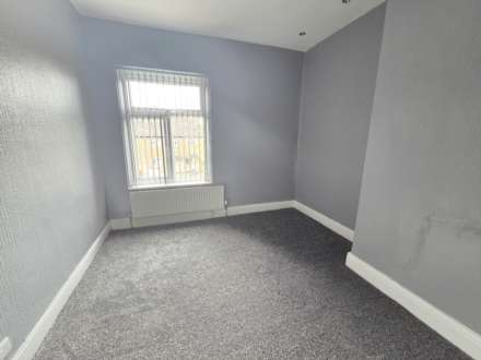 Lees Hall Road, Dewsbury, Image 5