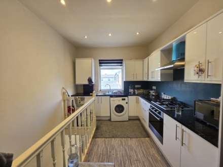 Heckmondwike Road, Dewsbury, Image 4