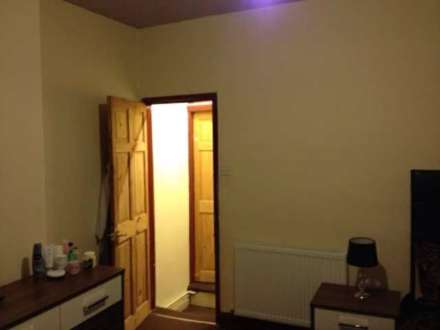 North View, Dewsbury, Image 3