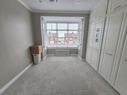 Leeds Road, Dewsbury, Image 10