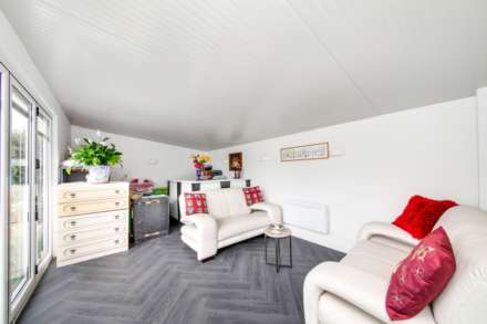 Nixon Close, Dewsbury, Image 11