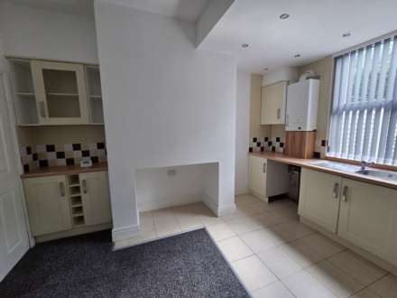 Lees Hall Road, Dewsbury, Image 3