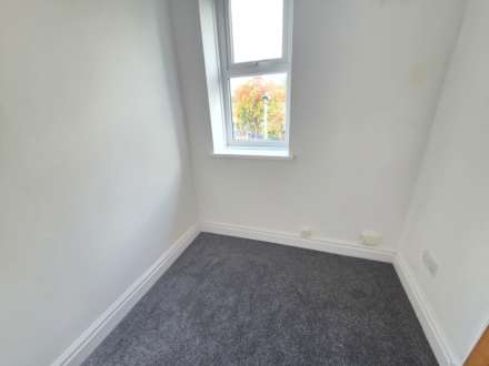 Lees Hall Road, Dewsbury, Image 6