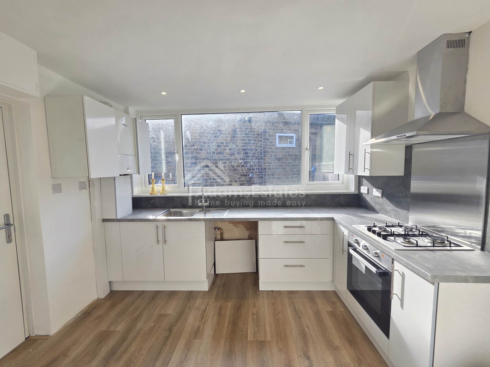 Track Mount, Batley, Image 3