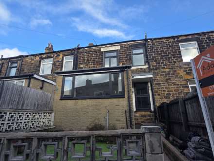 Property For Rent Track Mount, Batley