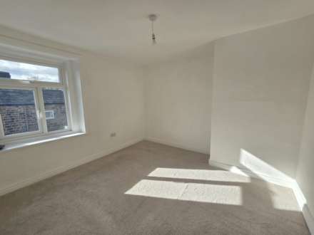 Track Mount, Batley, Image 4