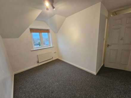 Honey Suckle Drive, Dewsbury, Image 7