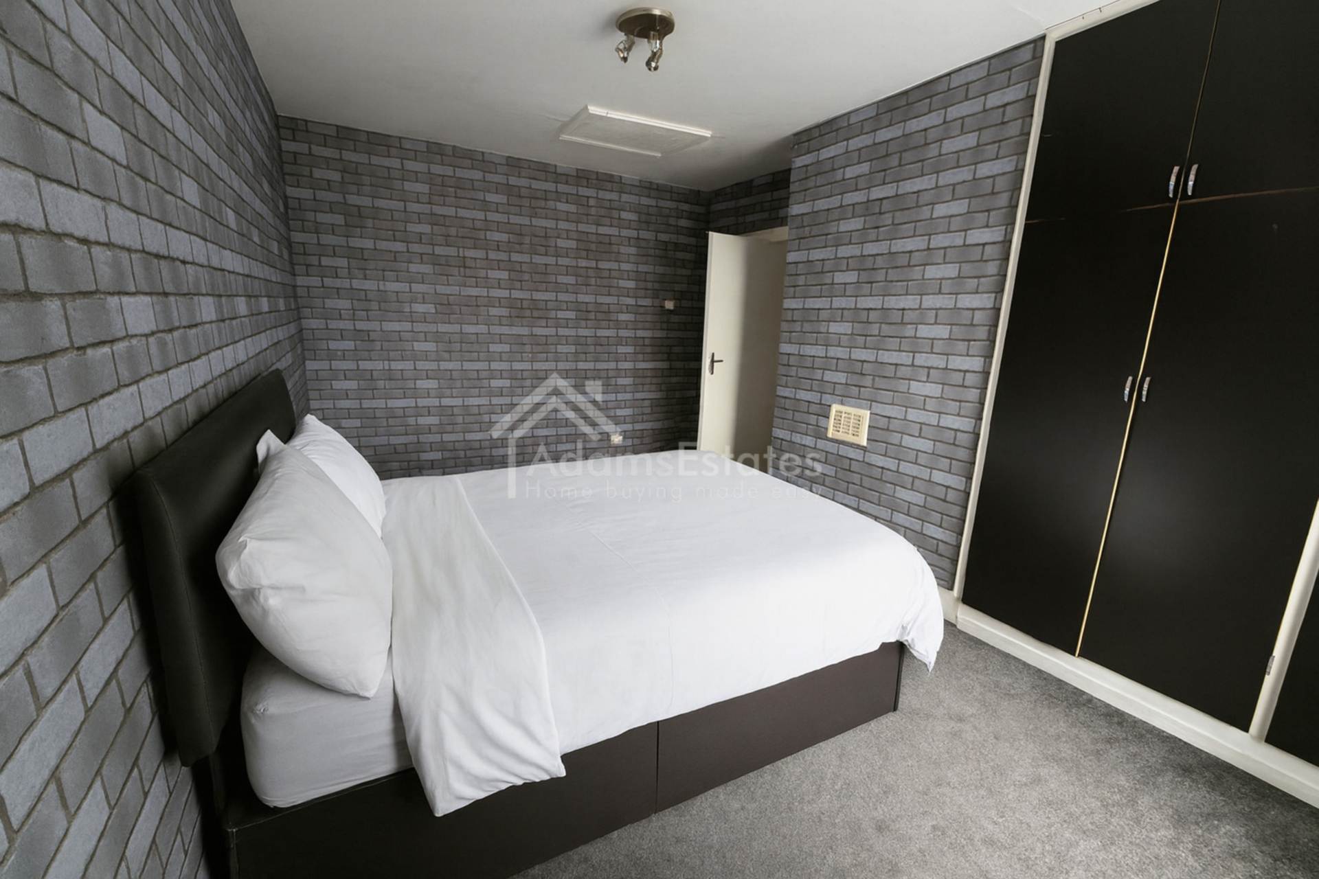 Bradford Road, Batley, Image 1