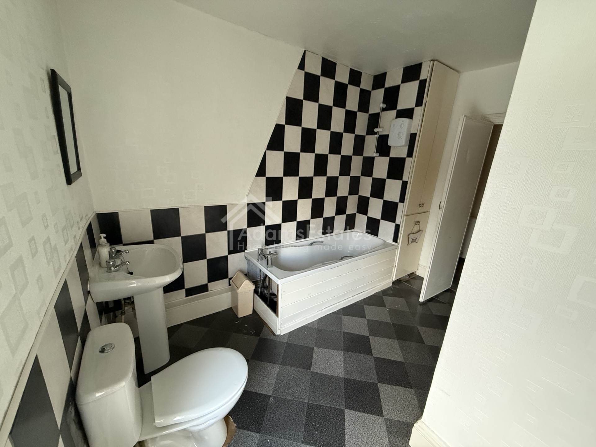 Bradford Road, Batley, Image 4