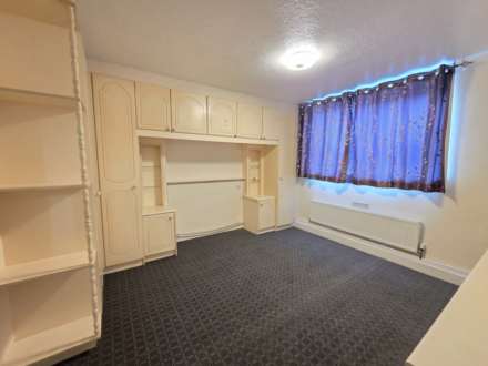 Cross Bank Road, Batley, Image 4