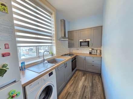 Lees Hall Road, Dewsbury, Image 3