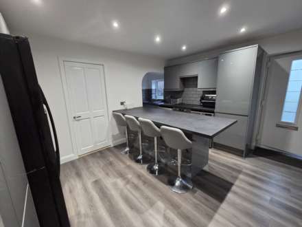 Leeds Old Road, Heckmondwike, Image 3