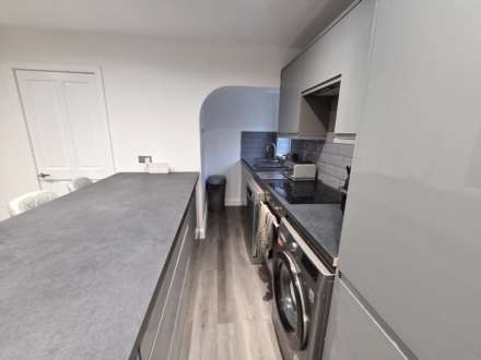 Leeds Old Road, Heckmondwike, Image 4