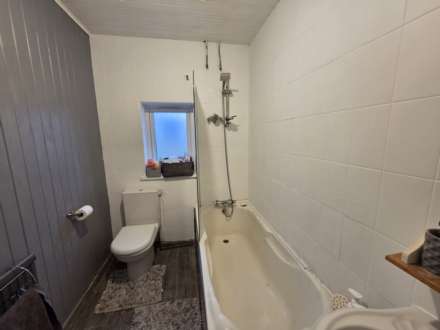 Leeds Old Road, Heckmondwike, Image 7