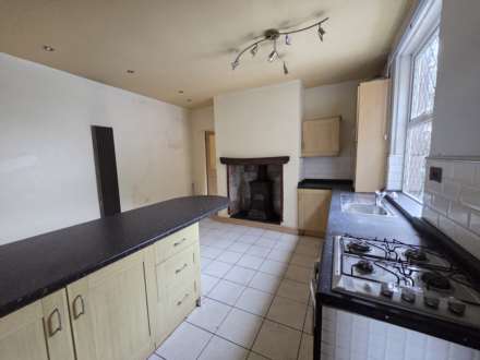 Lees Hall Road, Dewsbury, Image 3