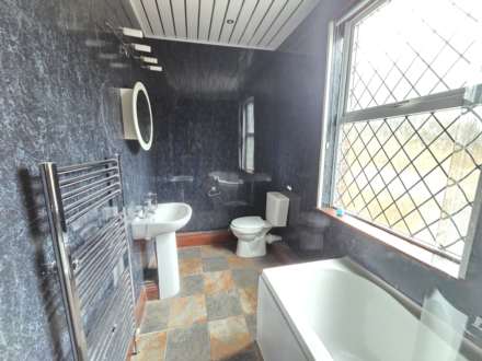 Lees Hall Road, Dewsbury, Image 7