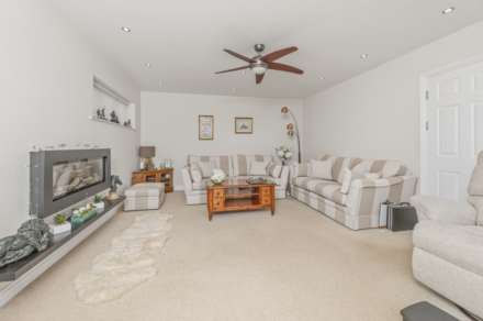 Briestfield Road, Dewsbury, Image 3