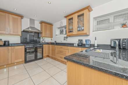 Briestfield Road, Dewsbury, Image 5