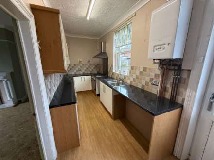 Leeds Road, Dewsbury, Image 4