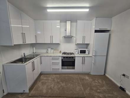 Throstle Nest, Batley, Image 3