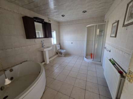 Staincliffe Road, Dewsbury, Image 10