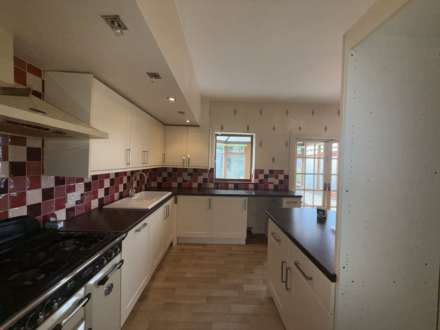 Richmond Road Hanging Heaton, Batley, Image 3