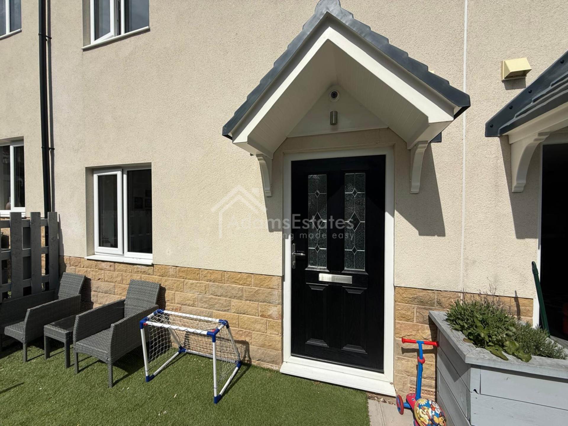 Hillcrest Court, Dewsbury, Image 1