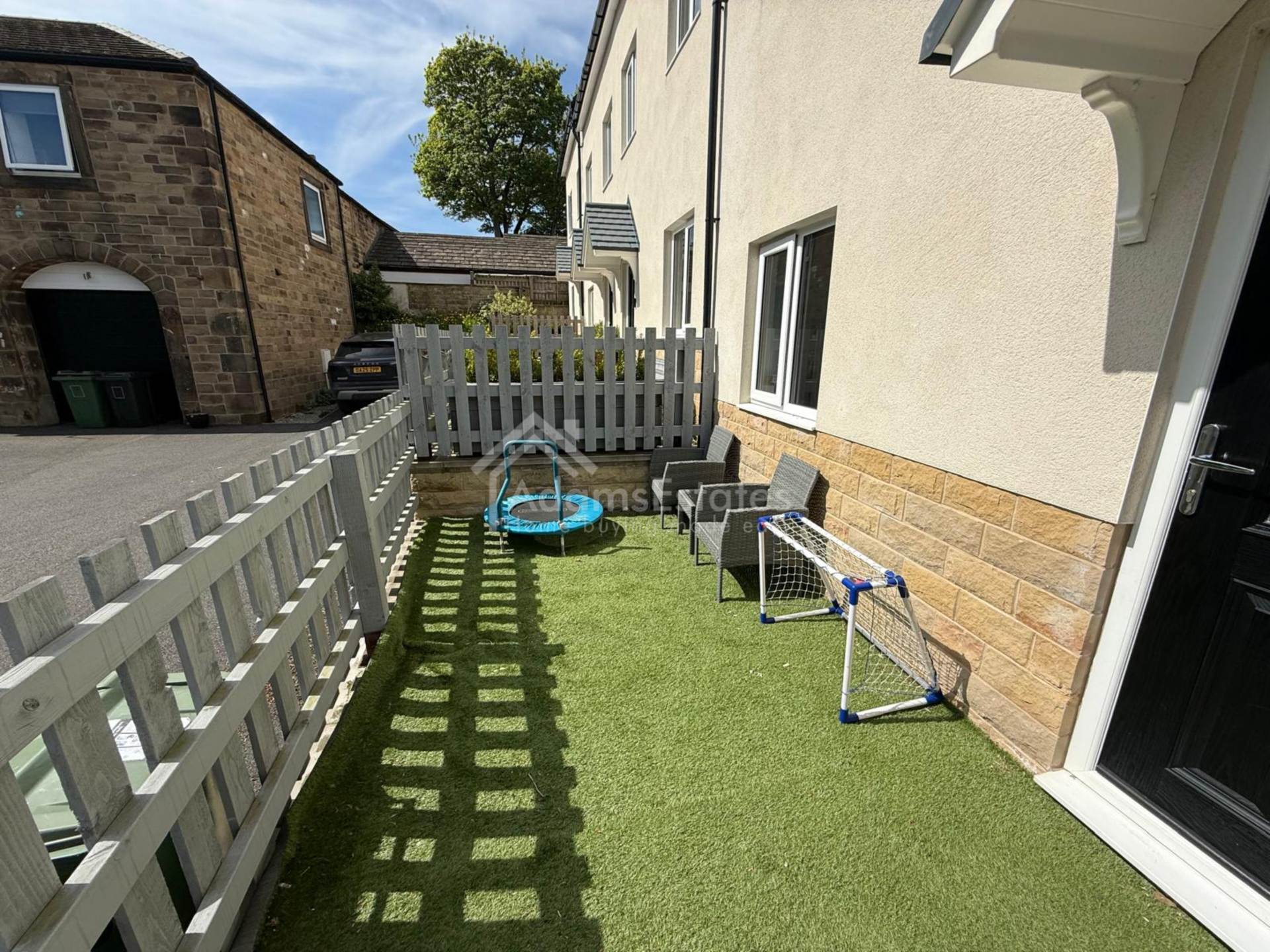 Hillcrest Court, Dewsbury, Image 2