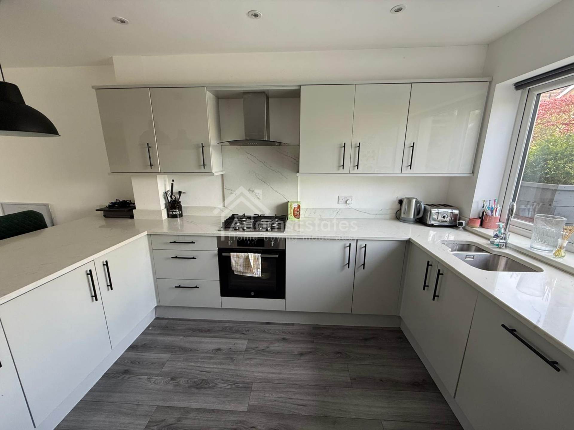 Hillcrest Court, Dewsbury, Image 3