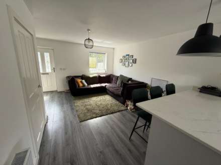 Hillcrest Court, Dewsbury, Image 4