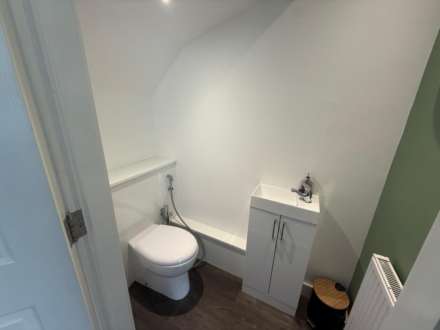 Hillcrest Court, Dewsbury, Image 6