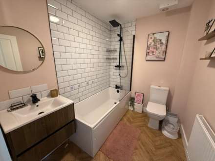 Hillcrest Court, Dewsbury, Image 8