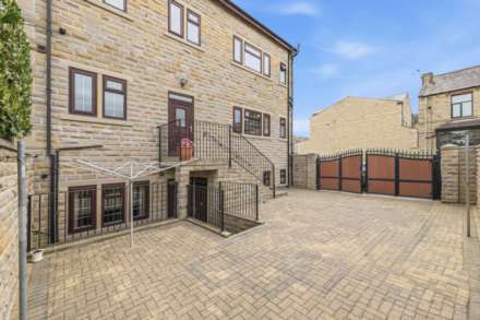 Warren Street, Dewsbury, Image 35