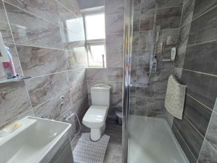 High Street, Heckmondwike, Image 6