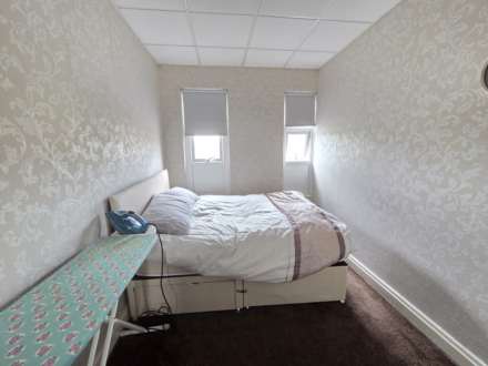 High Street, Heckmondwike, Image 7