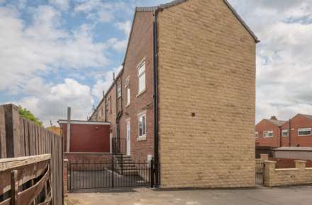 Garden Terrace, Dewsbury, Image 9