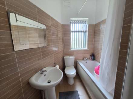 Victoria Road, Dewsbury, Image 8