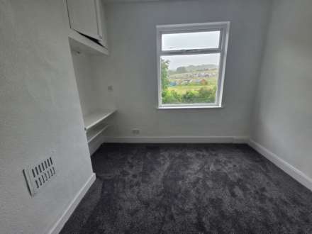 Ravensthorpe Road, Dewsbury, Image 7