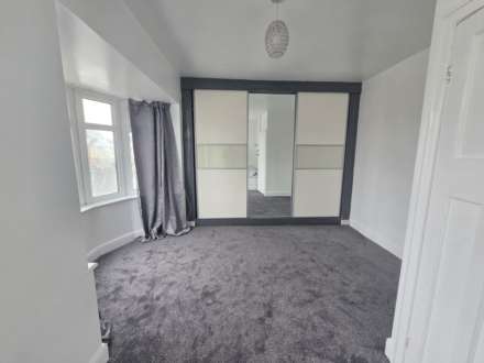 Ravensthorpe Road, Dewsbury, Image 8