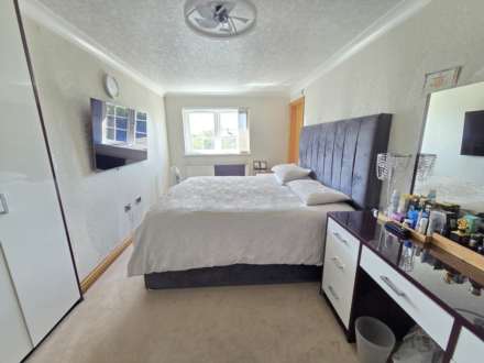 St Annes Close, Dewsbury, Image 12