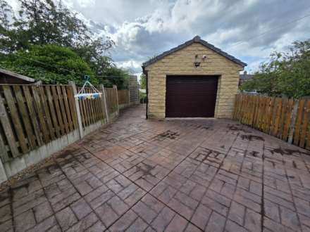 St Annes Close, Dewsbury, Image 20