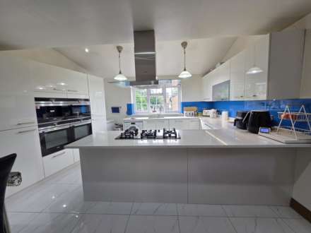 St Annes Close, Dewsbury, Image 9