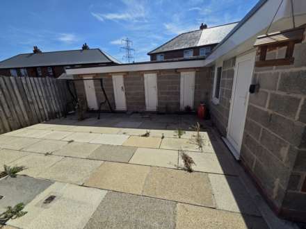Castle Crescent, Dewsbury, Image 13