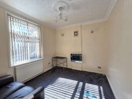 Thornhill Street, Dewsbury, Image 3