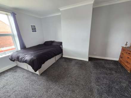 Edge Lane, Dewsbury, Image 4