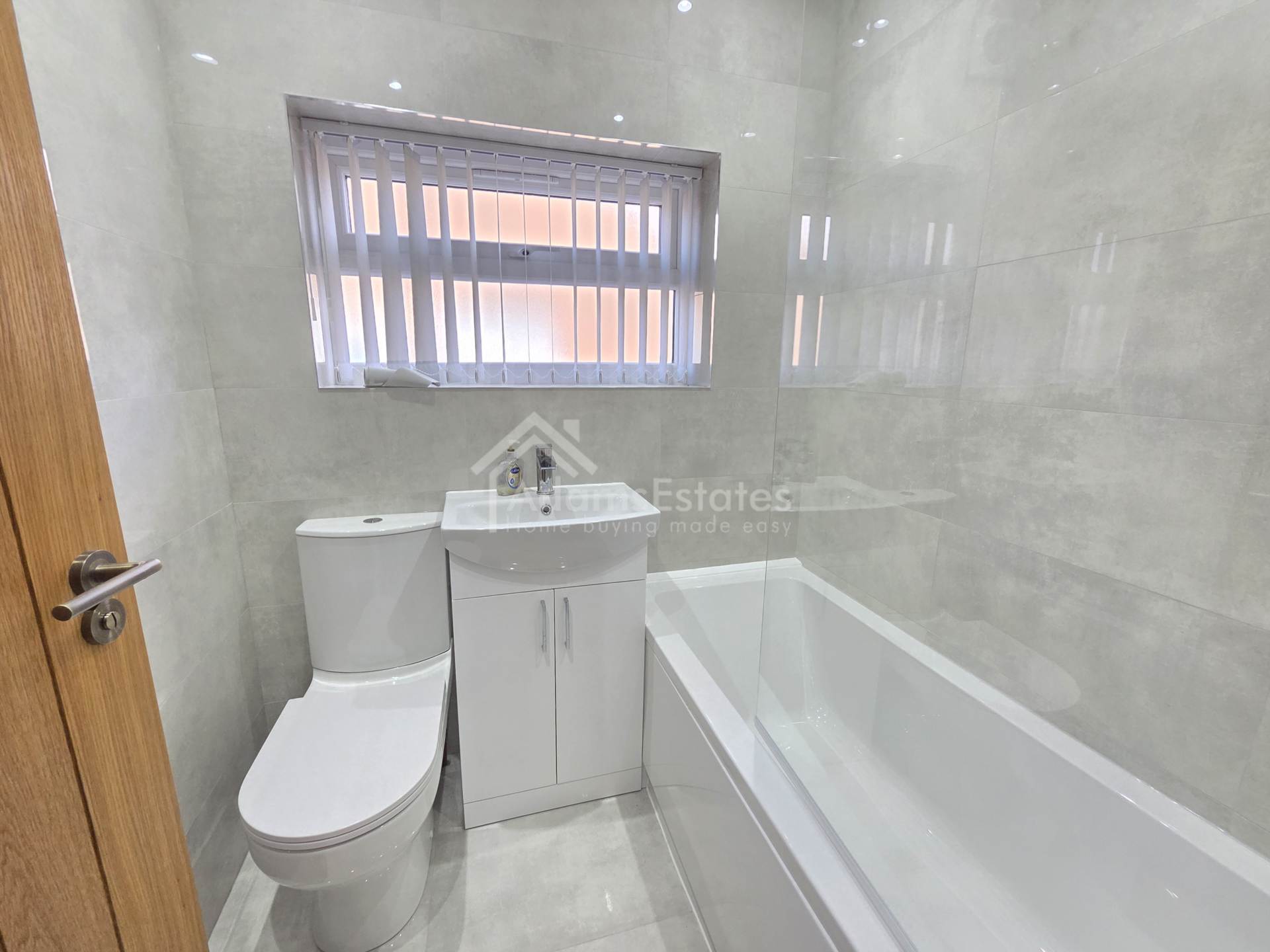 Ullswater Avenue, Dewsbury, Image 10