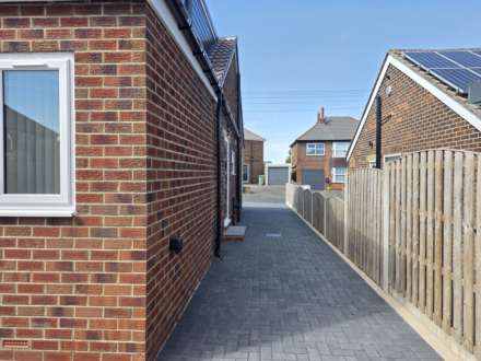 Ullswater Avenue, Dewsbury, Image 12