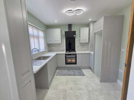 Ullswater Avenue, Dewsbury, Image 2